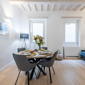 Algila Lifestyle Tornabuoni Apartment Florence